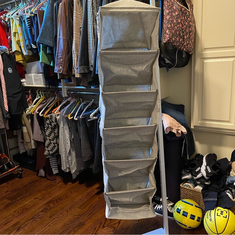 Closet hanging organizer